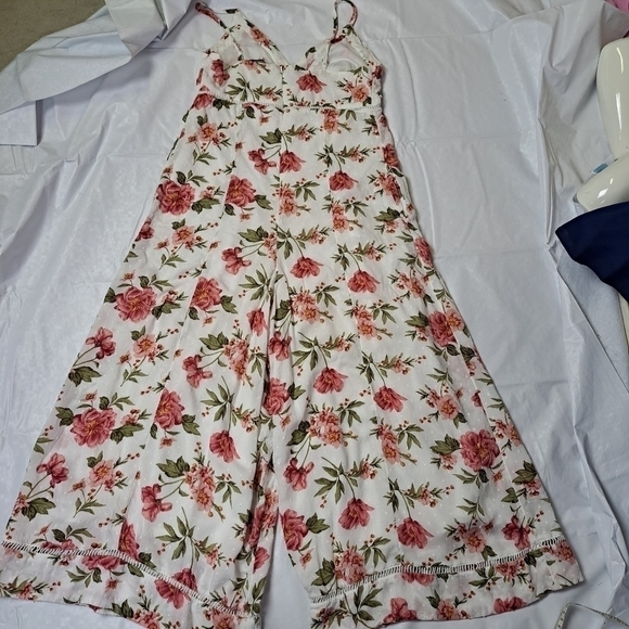 𝅺AMERICAN Eagle Outfitters Floral Jumpsuit - Picture 7 of 12
